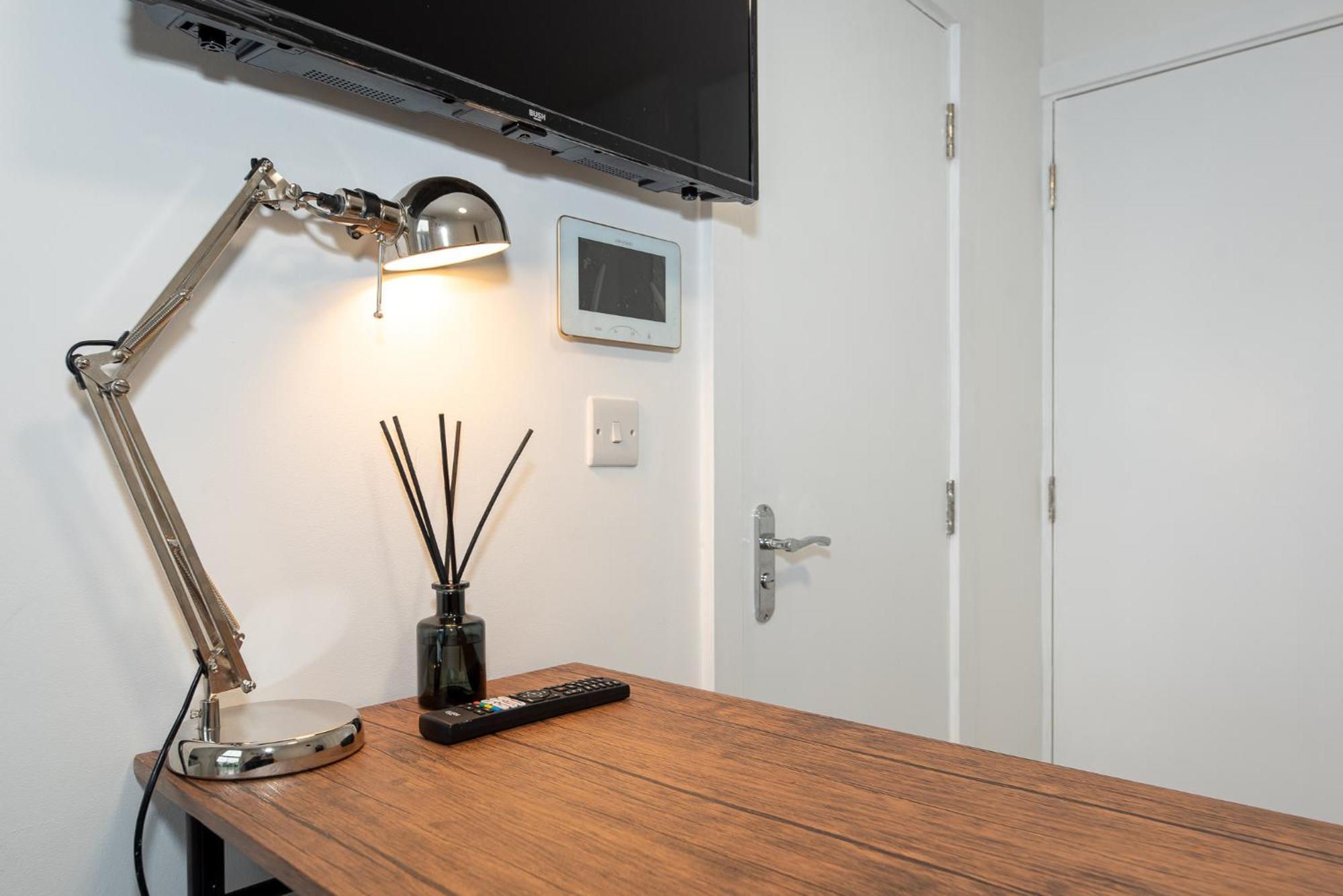 Small And Trendy Studio 3B Лондон Экстерьер фото