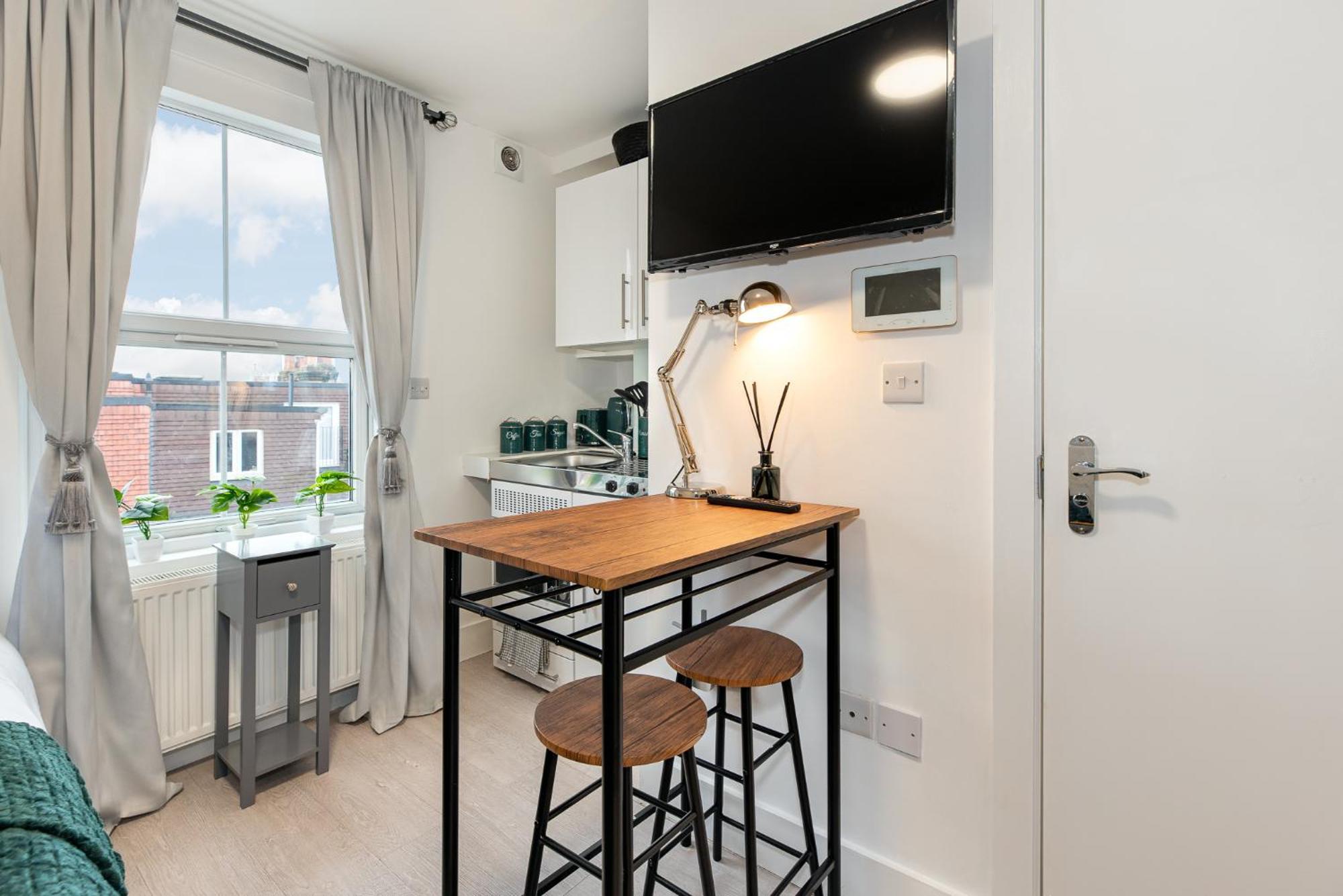 Small And Trendy Studio 3B Лондон Экстерьер фото